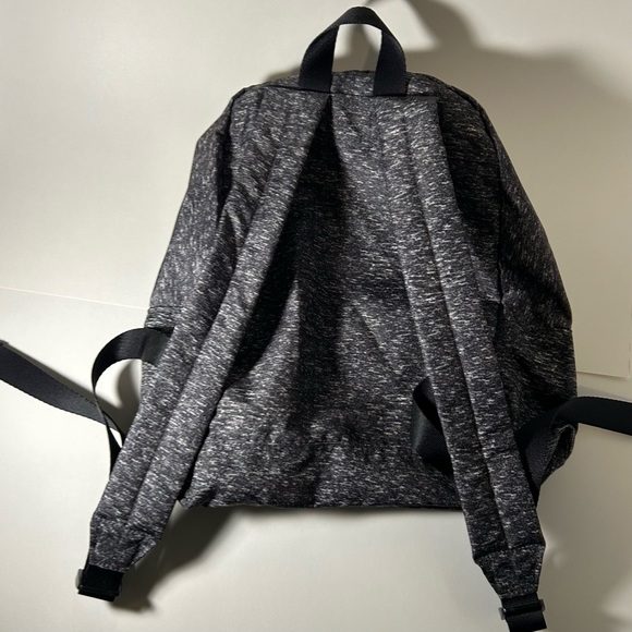 Victoria’s Secret PINK Mini Backpack w Collectable Pin Set NWOT - Picture 4 of 7